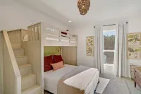 Gorgeous Home with Hot Tub 5Min from the River
