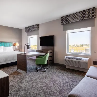 Hampton Inn & Suites by Hilton Edmonton St. Albert Hotels near Alberta Aviation Museum