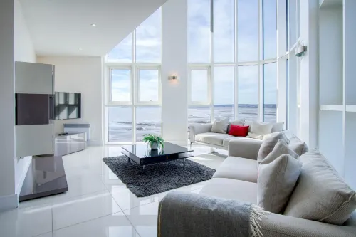 High Floor Meridian Tower - 3 Bedroom - Swansea - 3-Star