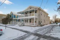 Downtown 1Br - 5 Min Walk to Church St Dining and Shops - 1st Floor & Parking