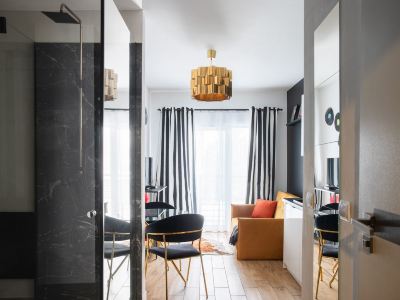 Adler Apartments