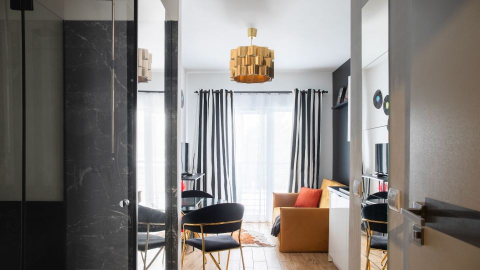 Adler Apartments