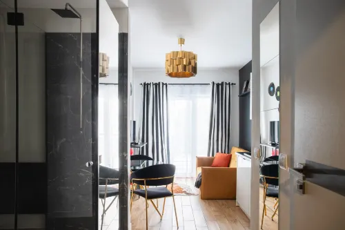 Adler Apartments - balcón