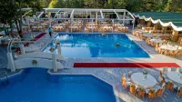 AĞAÇLI OTEL - Yüzme Havuzu
