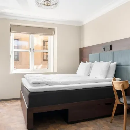 At Old Town Aparthotel Отели рядом с достопримечательностью «Гамла-Стан»