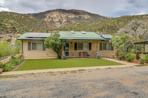 Moms Place in Jemez - 1 Mi to Hot Spring - 3-Star