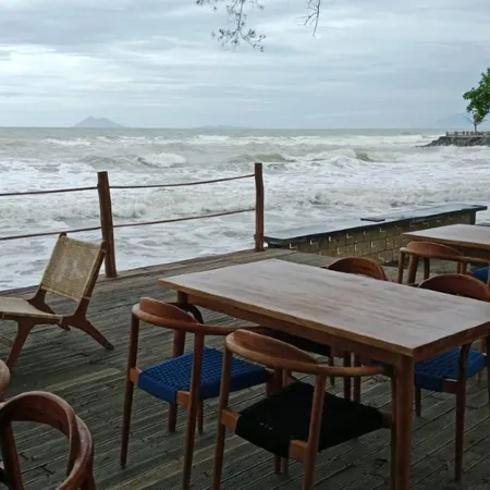 Hiromi Glamping Anyer Beach Resort