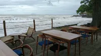 Hiromi Glamping Anyer Beach Resort - Beach