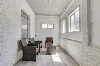 Explore Minneapolis! Pet-friendly Home w/ Sunroom - 2 étoiles