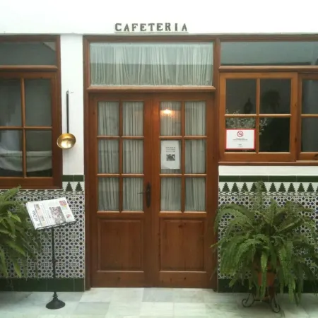 Hostal la Fuente Отели рядом с достопримечательностью «Площадь Пласа-де-ла-Корредера»