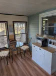 Cozy Cabin walking distance to BEAUTIFUL Higgins Lake!