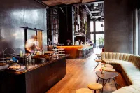 Clarion Hotel The Hub