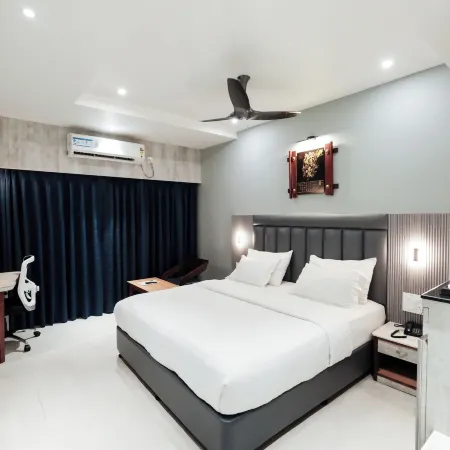 Hotel Lee Garden Near to Blue Flag Beach 500 Mtrs