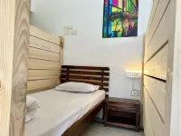 Hostel Lifespace- Twin Bungalow with Pods, Bunks, Private Rooms, CoWork & Cafe - Hostales
