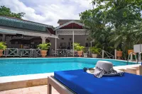 Merrils Beach Resort II - Pools
