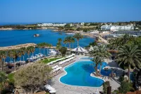 Coral Beach Hotel & Resort Cyprus - Private Pool