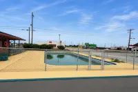 Southern Inn Lake Village Near Greenville MS 1 - piscine