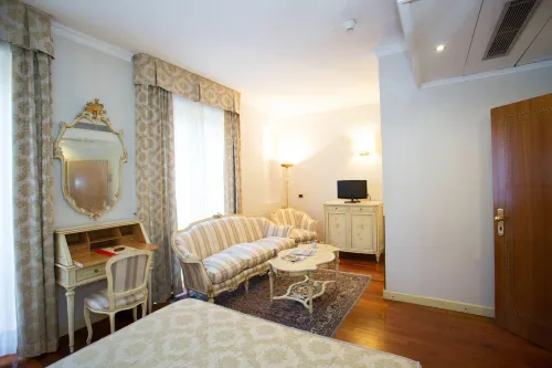 Andreola Central Hotel - Kitchens