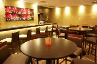 Holiday Inn MONTREAL CENTREVILLE DOWNTOWN by IHG - bar