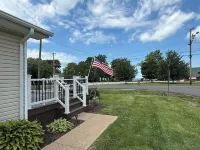 Cozy cottage with lake view! 20 min from Cedar Point, Kalahari, & Sports Force! - 4星級