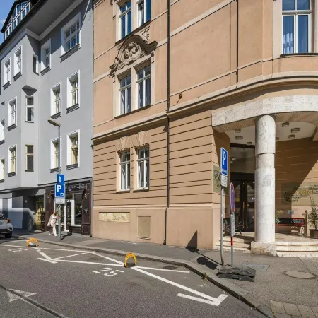 Elisabeth Old Town