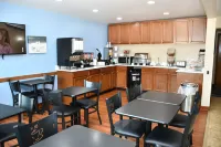 Baymont by Wyndham Platteville - Parking