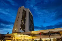 Astoria Grand Hotel - parkir