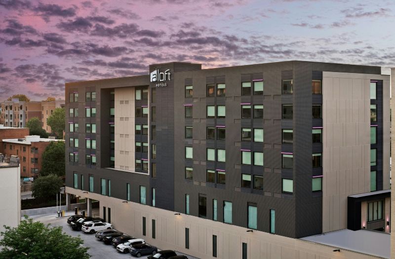 Aloft Kansas City Country Club Plaza