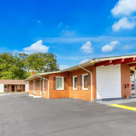 OYO Palm Leaf Motel