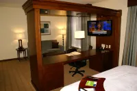 Hampton Inn & Suites Center - Wifi