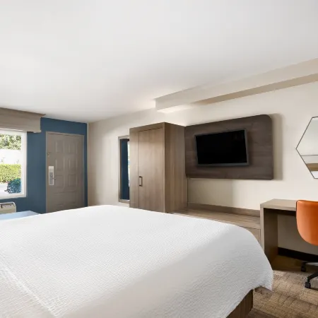 Holiday Inn Express SIMI VALLEY by IHG