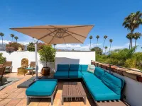 Experience West Beach living, just steps away from Santa Barbara Harbor - Jacuzzi
