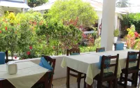 Kivulini  garden lodge and restaurants - 朝食