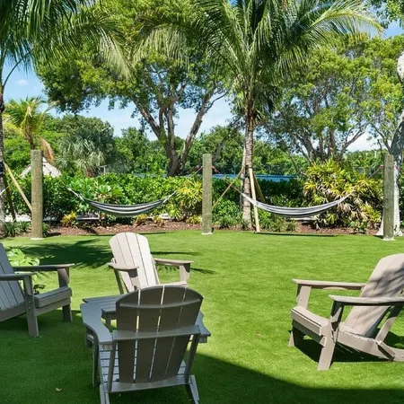 Oceanfront Key Largo Paradise-Private Beach+Pool/Jacuzzi/Bar +Pickleball+Marina