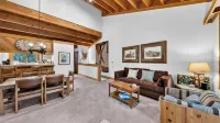 Northstar Pines by Avantstay Pine-view Deck Shared Pool + Spa Steps to Northstar Shuttle - واي فاي