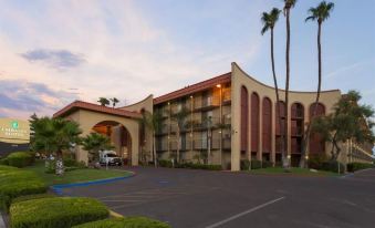 Embassy Suites Phoenix Airport