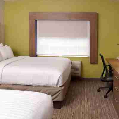 Holiday Inn Express MT. Pleasant - Scottdale Rooms