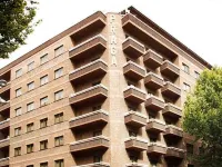 Hotel Praga Hotels near Usera Metro Station