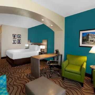La Quinta Inn & Suites by Wyndham Midland North