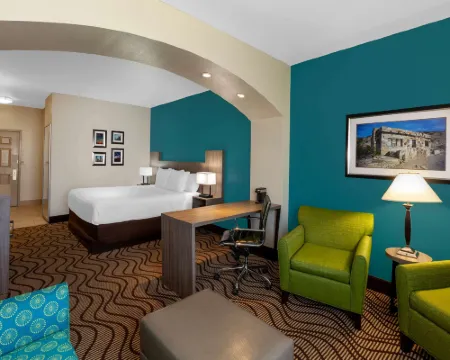La Quinta Inn & Suites by Wyndham Midland North Hotels in Midland