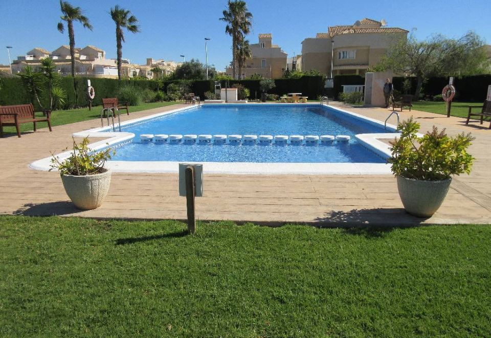 A Quiet House in the Neighborhood of Banos de Europa,Torrevieja