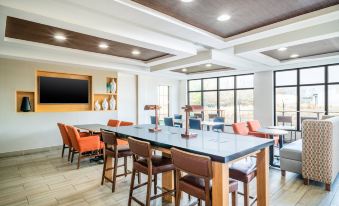 Holiday Inn Express & Suites Tappahannock
