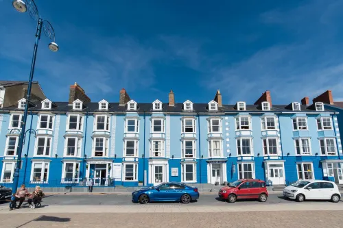 Gwesty'r Marine Hotel & Spa