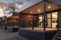 브라이트 리버사이드 홀리데이 파크 Bright Riverside Adventure Playground 주변 호텔