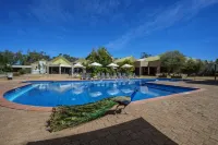 DoubleTree by Hilton Alice Springs - Pools