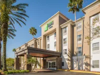 Holiday Inn Express & Suites Orlando International Airport Ξενοδοχεία στην πόλη Belle Isle