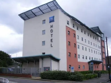 Ibis Budget Newport Отели в г. Кумбран