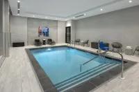Holiday Inn Express BOSTON LOGAN AIRPORT - REVERE by IHG - Pools