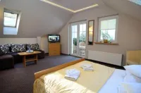 Gościniec Pod Sosnami Drzonków Hotels in Nowa Sol