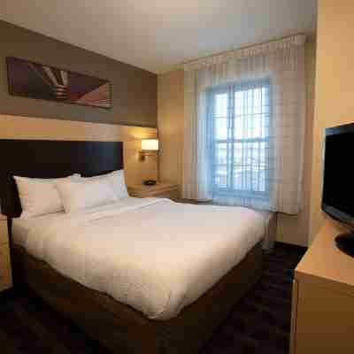 TownePlace Suites Republic Airport Long Island/Farmingdale Rooms